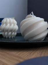 Load image into Gallery viewer, Large Sphere Twirl candle

